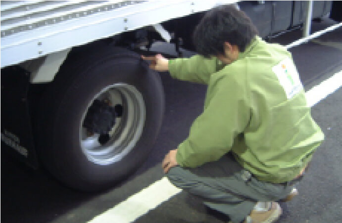 車両点検・伝票確認・積み込み